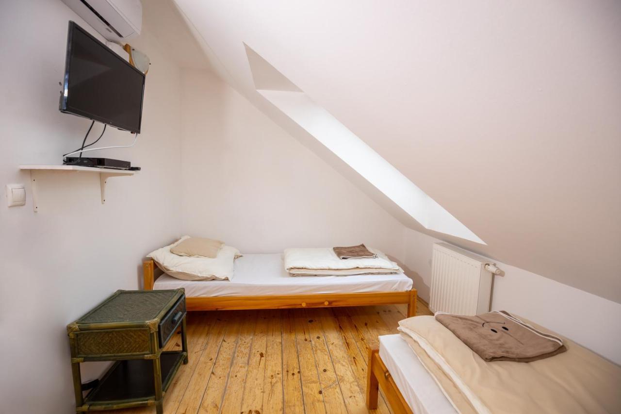 Noble'S Panzio Es Etterem Bed & Breakfast Nemesnep Exterior photo